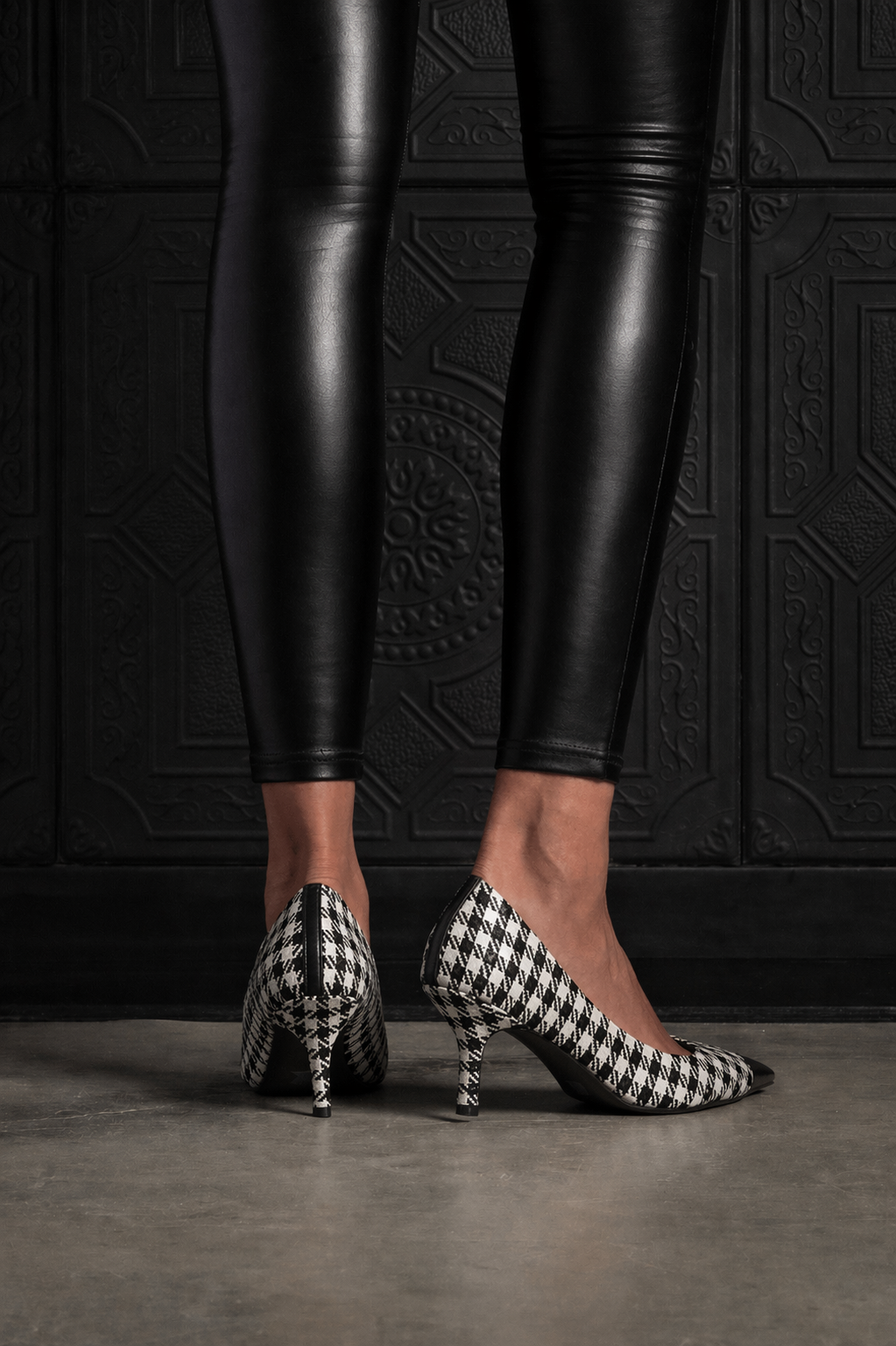 Houndstooth with Gunmetal Toe